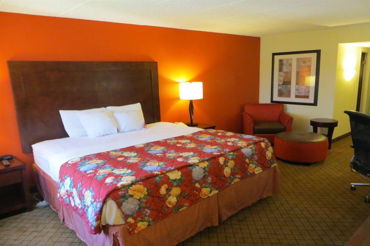 RAMADA BY WYNDHAM LANSING HOTEL CONFERENCE CENTER LANSING MI 2